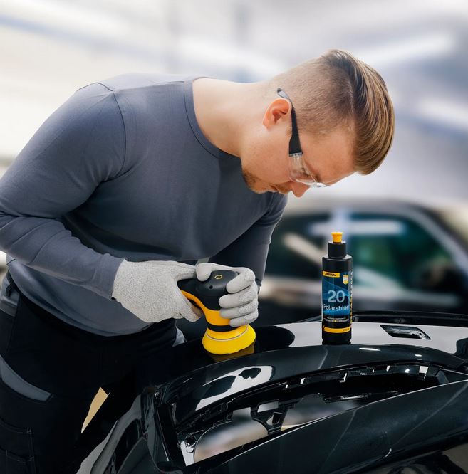 Abbildung Mirka Polarshine 20 Politur Anwendung Auto.
